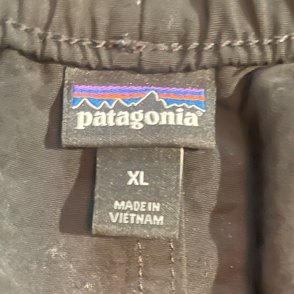 Patagonia Women's Black Shorts Size XL - Picture 3 of 4